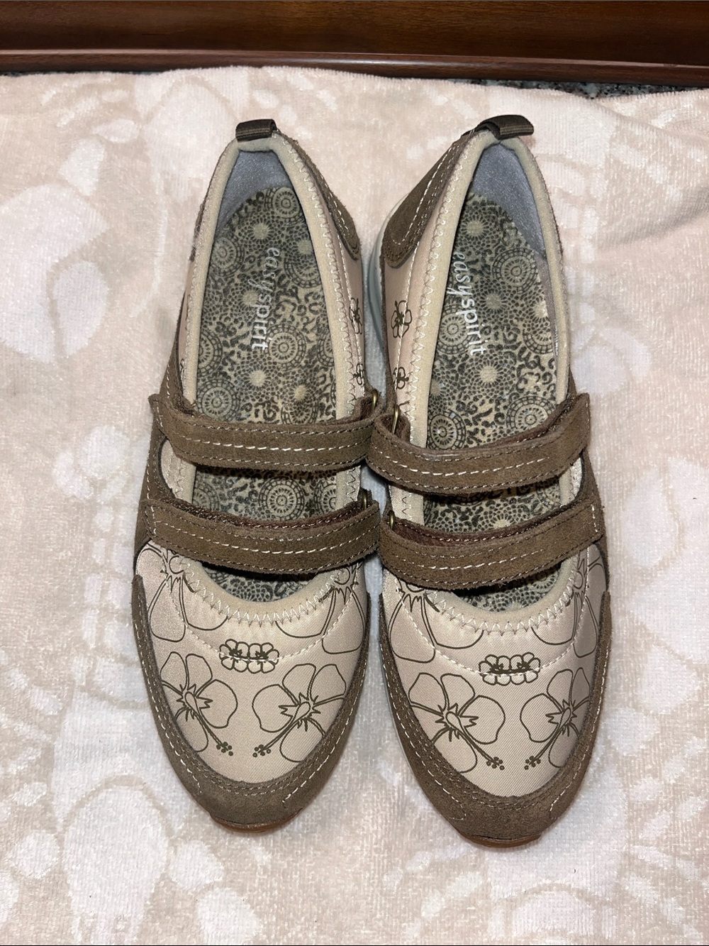 Easy Spirit Attila Beige and Brown Floral Double-Strap Mary Janes, size 7